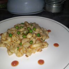 A picture of Macaroni with Peas.
