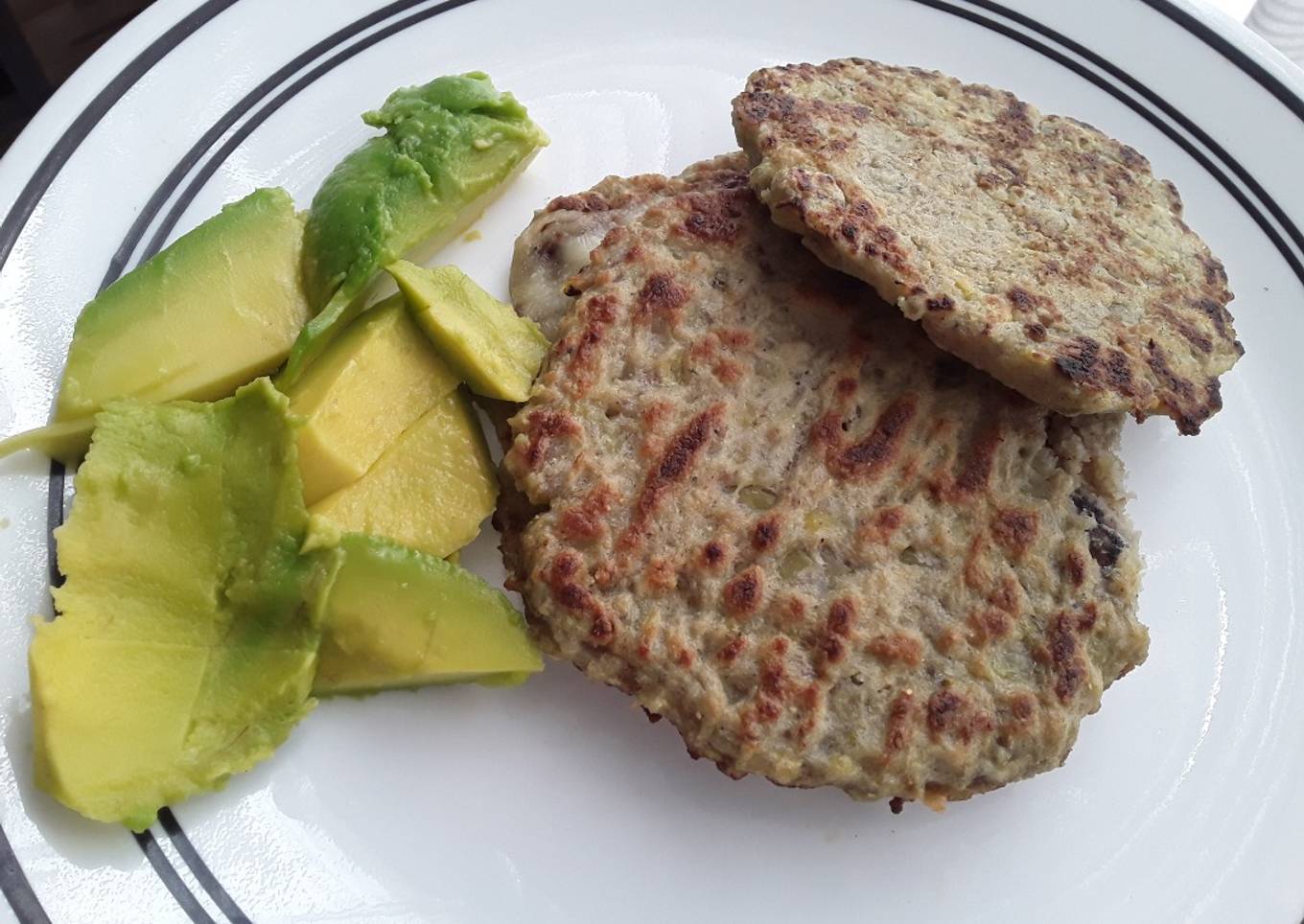 Arepas de Plátano Guineo!😛😜🍌con 🥑 aguacate!!!