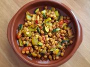 Una foto de ensalada garbanzos curry