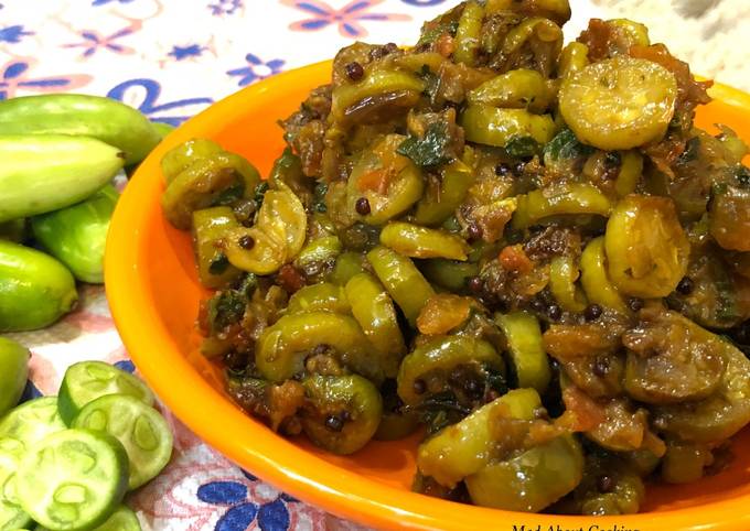 Step-by-Step Guide to Make Perfect Kundru Garlic Ki Sabzi (Ivy gourd Garlic Dry Vegetable) – Lunch Recipe