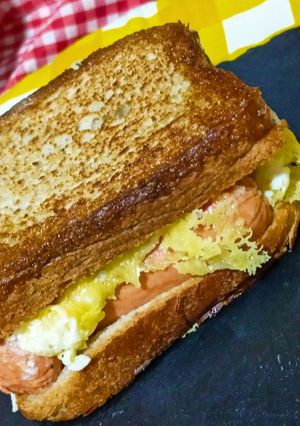 صورة لوصفة سندويش هوت دوغ قمة في روعة🥪