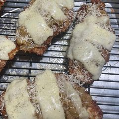 A picture of French Onion Chicken Cutlets.