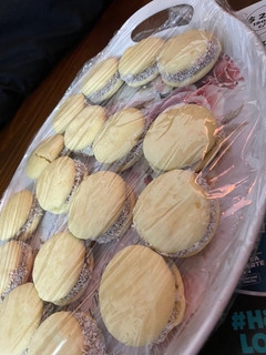 Una foto de Alfajores de maicena súper fáciles!