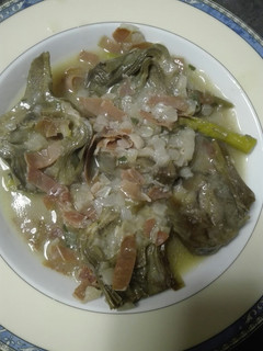 Una foto de Alcachofas con jamón