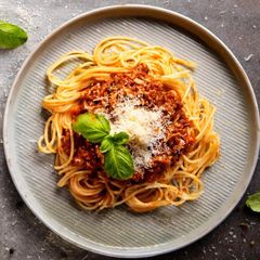 A picture of Bolognese (simple).