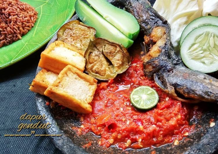 Penyetan Sambal Mentah