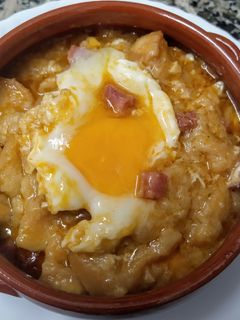 Una foto de Sopa castellana o de ajo