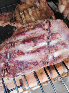 Una foto de Costillas de Iberico a la Brasa