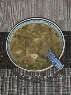 લેમન કોરીએન્ડર સુપ (Lemon Coriander Soup Recipe In Gujarati) રેસીપી મુખ્ય ફોટો