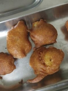 आलू के पकौड़े (aloo ke pakode recipe in Hindi) रेसिपी मुख्य फोटो