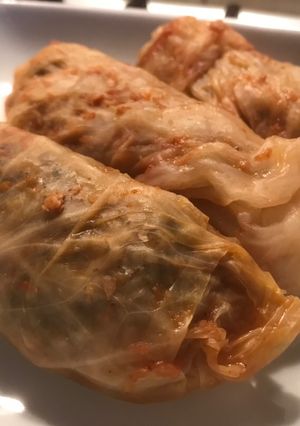A picture of Vegan Sarmale (stuffed cabbage leaves).