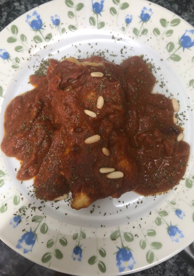 Una foto de 418. Bacalao con salsa de tomate casera (principal pescado)