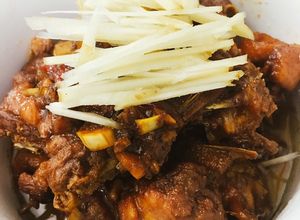 Hình của món Vịt kho gừng.