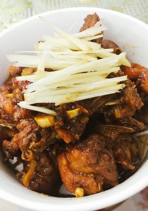 Hình của món Vịt kho gừng.