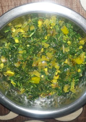 हिरव्या माठाची भाजी (hirvya mataha chi bhaji recipe in marathi) रेसिपी चे मुख्य फोटो 