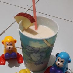 A picture of Apple milk shake.