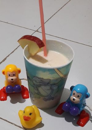 A picture of Apple milk shake.