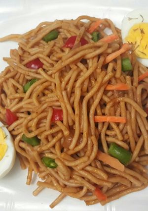 A picture of Spagetti and egg.