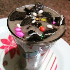 A picture of Banana oreo milkshake.