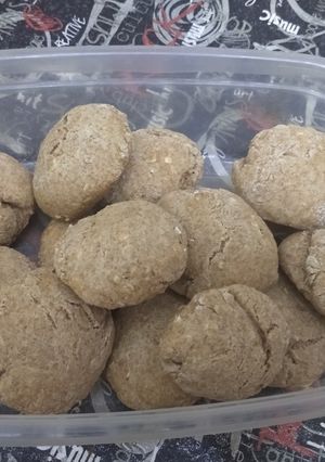 Una foto de Galletas dulces de avena y harina integral..