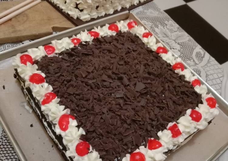 Black forest simple nyoklat