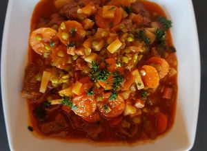 Una foto de Guiso rápido de carne y arvejas peladas