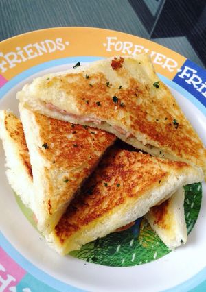Foto resep Bread with bacon and cheese toppings