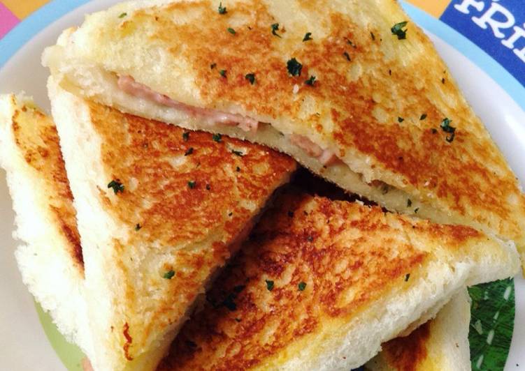 Cara Memasak Bread With Bacon And Cheese Toppings Yang Lezat