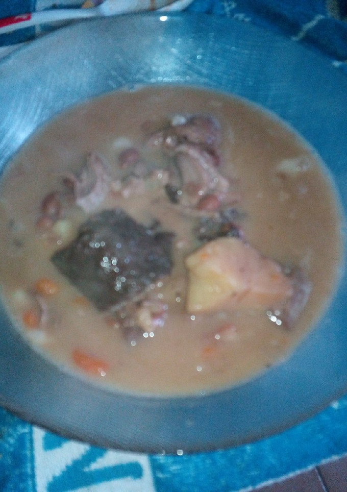 Una foto de Alubias con morcilla y tocino