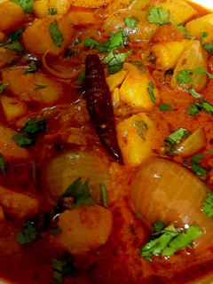 दही वाले आलू प्याज़ की सब्ज़ी (Dahi wale aloo pyaz ki sabzi recipe in hindi) रेसिपी मुख्य फोटो
