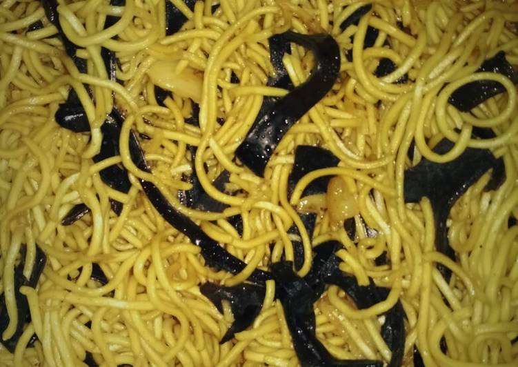 Cara memasak Mie Goreng Jamur Kuping #BikinRamadanBerkesan gurih