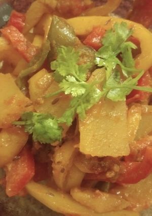 A picture of Potato and bell pepper curry recipe.
