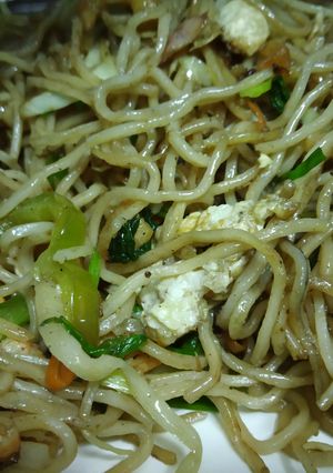 এগ চাওমিন রেসিপির প্রধান ছবি