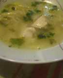 Sopa de pollo con verduras