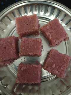 தேங்காய் பர்பி (Thengai Barfi Recipe in Tamil) செய்முறை முக்கிய புகைப்படம்