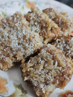 नारियल की बर्फी (nariyal ki barfi recipe in hindi) रेसिपी मुख्य फोटो