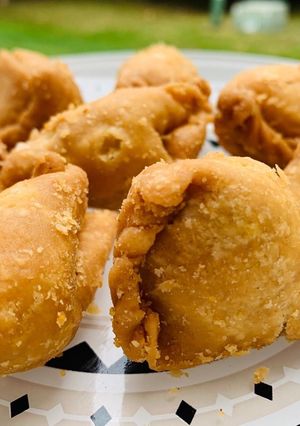 A picture of Moong Daal Samosa.