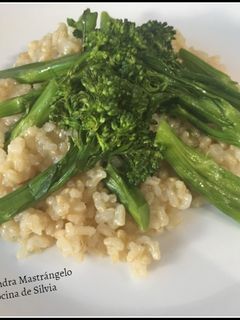 Una foto de Arroz integral con bimi