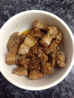Hình của món Thịt heo kho ngũ vị hương.