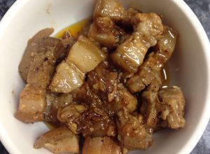 Hình của món Thịt heo kho ngũ vị hương.