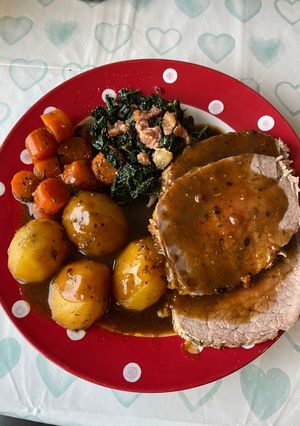 A picture of Roast Beef with veg my way.