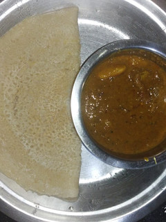 மொரு மொரு கோதுமை தோசை (Kothumai dosai recipe in tamil) செய்முறை முக்கிய புகைப்படம்