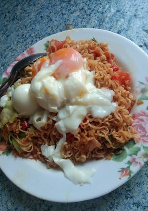 รูปของ มาม่าผัดไข่ลาวา