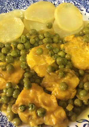 Foto principal de Tintorera con guisantes en amarillo
