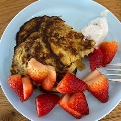A picture of Banana pancakes.
