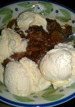 A picture of Crock Pot Apple Crisp.