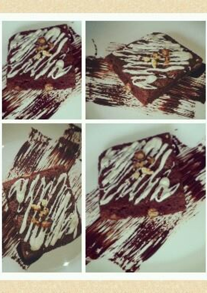 Una foto de brownies chocolatosos
