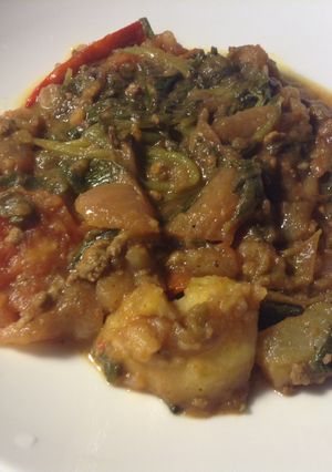 A picture of Bathua and Spinich Sabzi.
