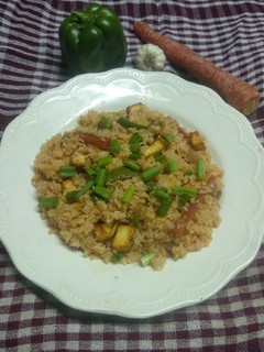 પનીર ફ્રાઈડ રાઈસ (Fried Rice Recipe In Gujarati) રેસીપી મુખ્ય ફોટો