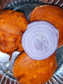 வெங்காய பஜ்ஜி(onion bajji recipe in tamil) செய்முறை முக்கிய புகைப்படம்